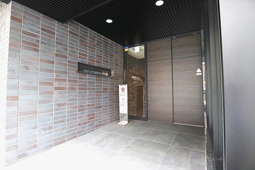 オープンレジデンシア谷中 エントランス　※2020年4月の写真