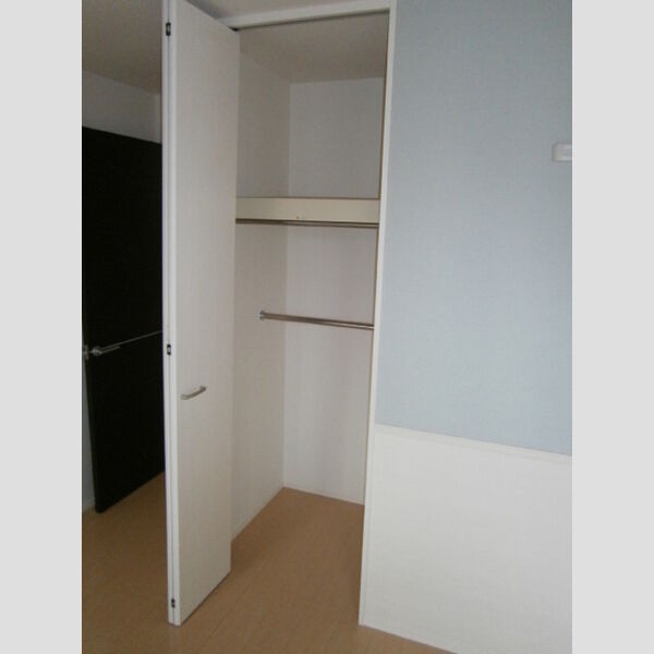 ソレーユ緑が丘 収納④