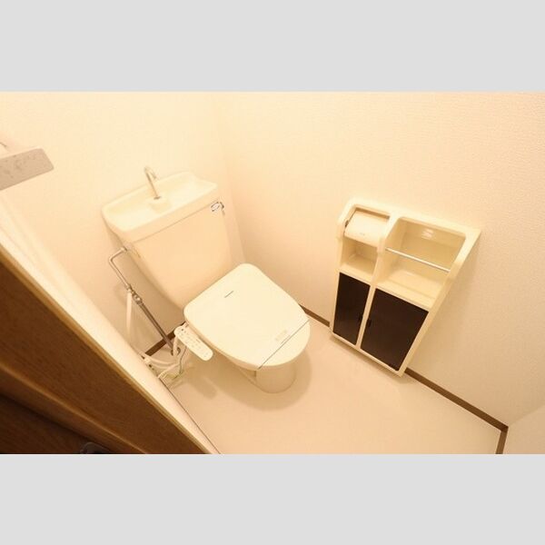 ハイカムール上本郷 トイレ　温水洗浄暖房便座