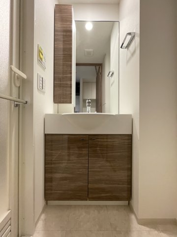 ガーラ・ステーション川崎平間 洗面