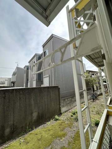 ヒルズ鶴間106号室 バルコニー