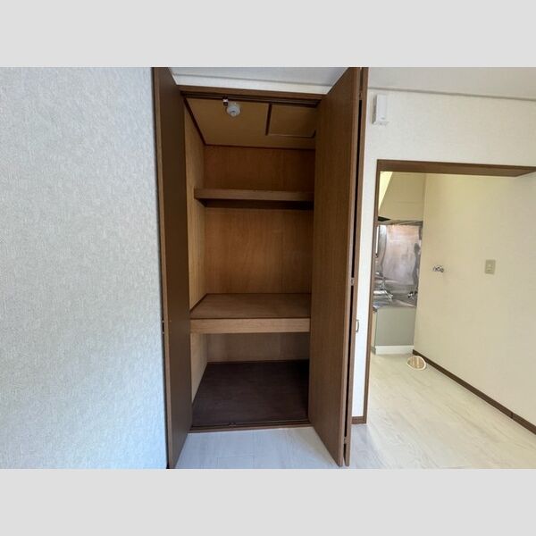 パークヴィラ101号室 収納