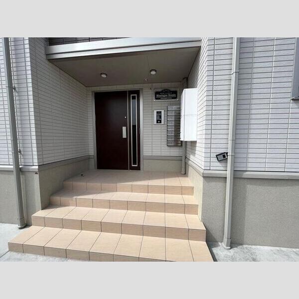 モンターニュロンド エントランス