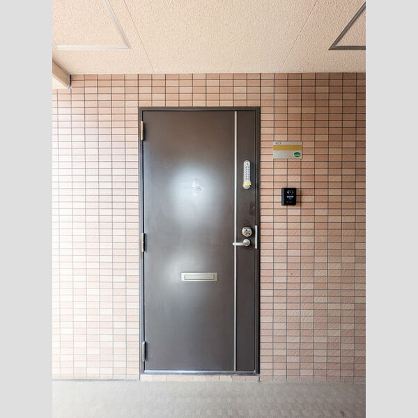 レフィナードスクエア 玄関