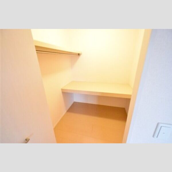 桜アベニュー ウォークインクローゼット