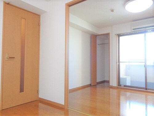 コンフォールハイム2階 DKからの洋室※同タイプ別部屋前回募集時2016.2撮影