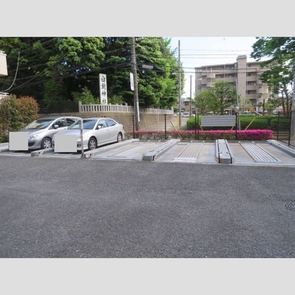 グランディス新八柱 立体駐車場