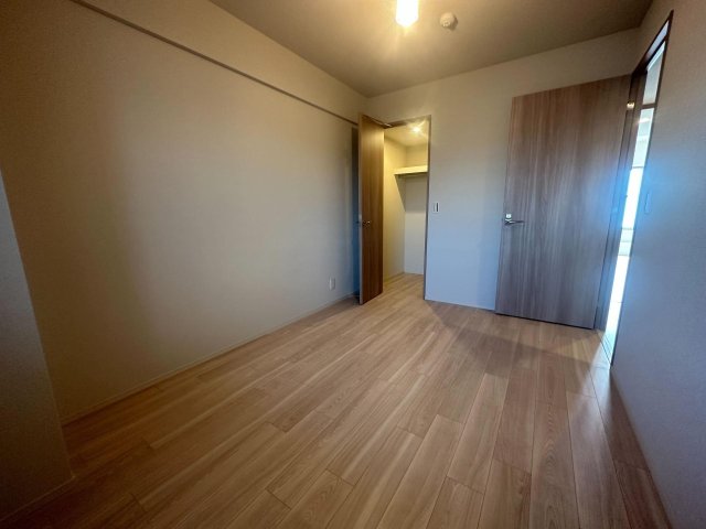 プレミスト津田山 ウォークインクローゼットで収納たっぷり