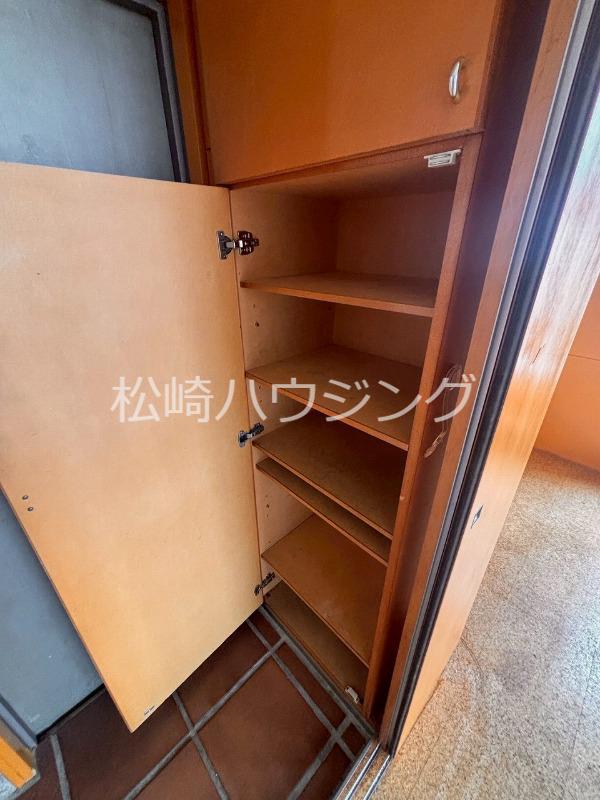 TRINITE Rouge3階 玄関