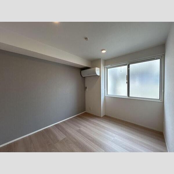 セレスティア西綾瀬206号室 洋室