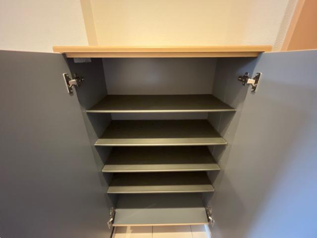 ルミナス206号室 下駄箱