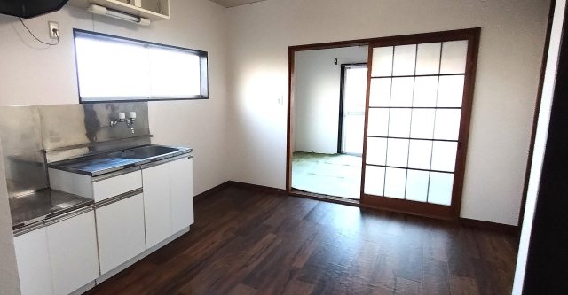 スターハイツ201号室 クロス、クッションフロア張替え済みで気持ちの良い新生活