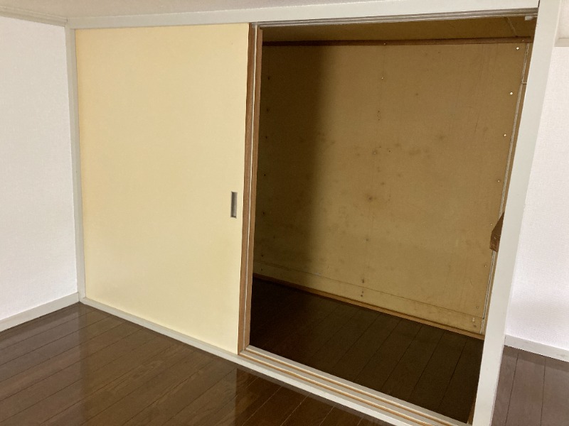 サットンプレイススズキ1階 収納