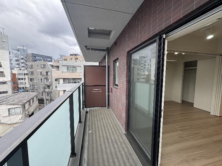 ・ルネサンスコート東新宿5階 バルコニー