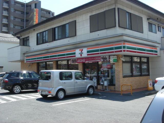 ルミナス高鼻 セブンイレブン大宮東町店まで500ｍ