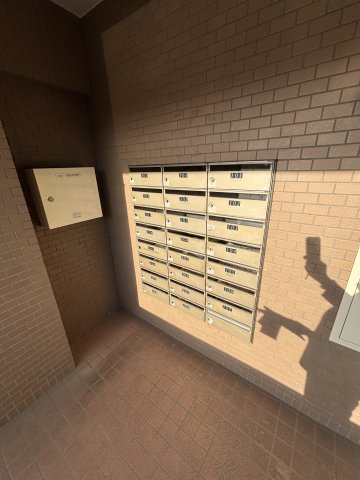 厚木・Kマンション206号室 集合ポスト