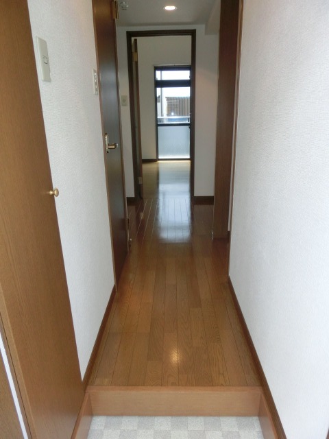 レガーロ・Ｋ1階 玄関