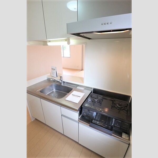 ベルウィル　A103号室 対面キッチン　ガスコンロ設置済み