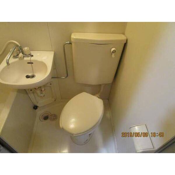 メゾン・ド・パサージュ0202号室 トイレ