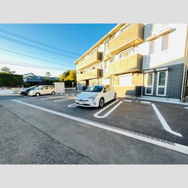 ベーチェル湘南 駐車場