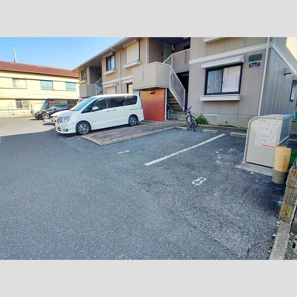 メイプルハウス 駐車場