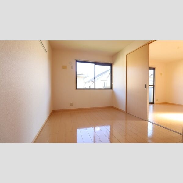 レディアガーデン205号室 ★洋室6帖★