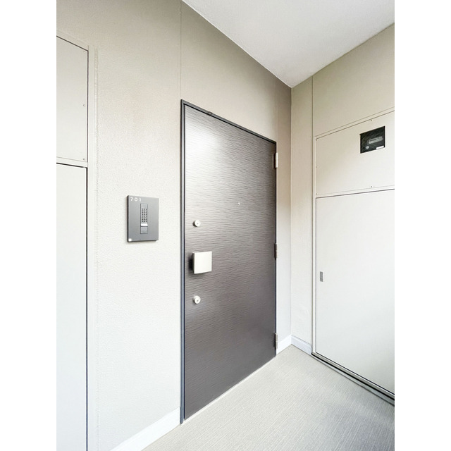 コスモグラシア三ノ輪0701号室 玄関