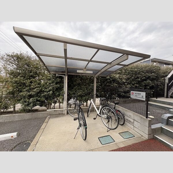 メゾンヴェールSYOEI202号室 駐輪場