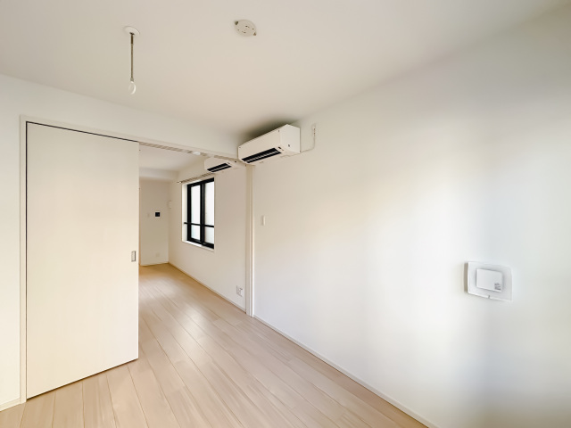 スカイコートリュクス品川大崎201号室 リビング