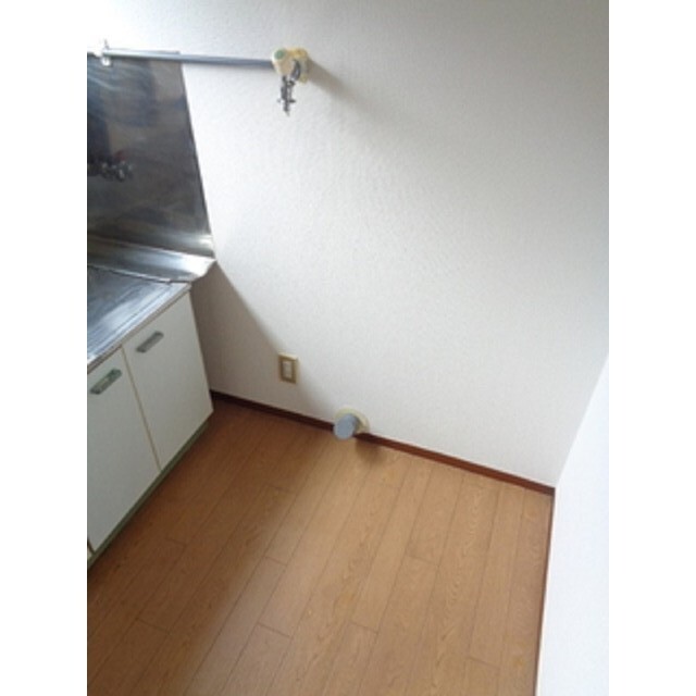 フラワー荘2階 洗濯機置場