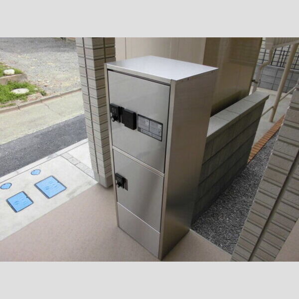 パーシモンⅢ203号室 宅配BOX