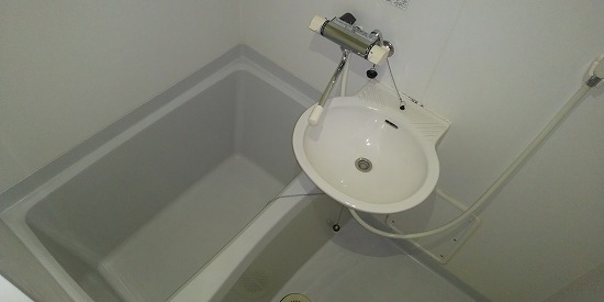 レオパレス桜が丘104号室 浴室乾燥機