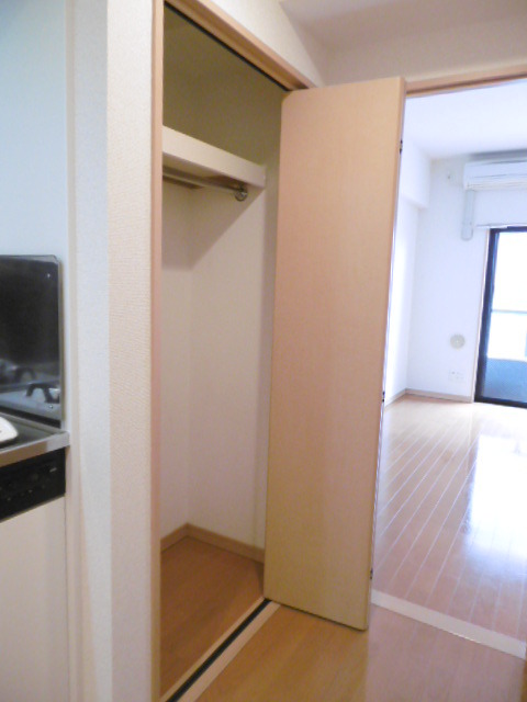 トレセリア横山0806号室 廊下にある収納スペースです！！