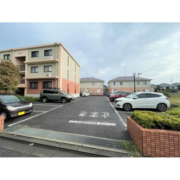 ヴェルデ見沼台 駐車場