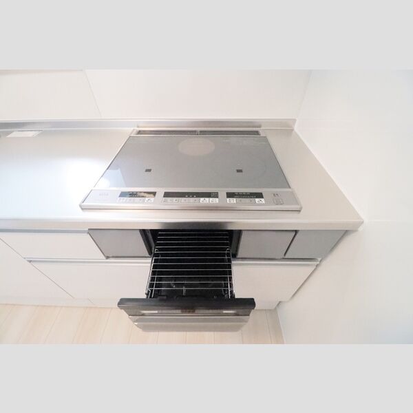 メイプルシャトー102号室 グリル付きIH