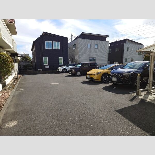 サンパティーク 駐車場