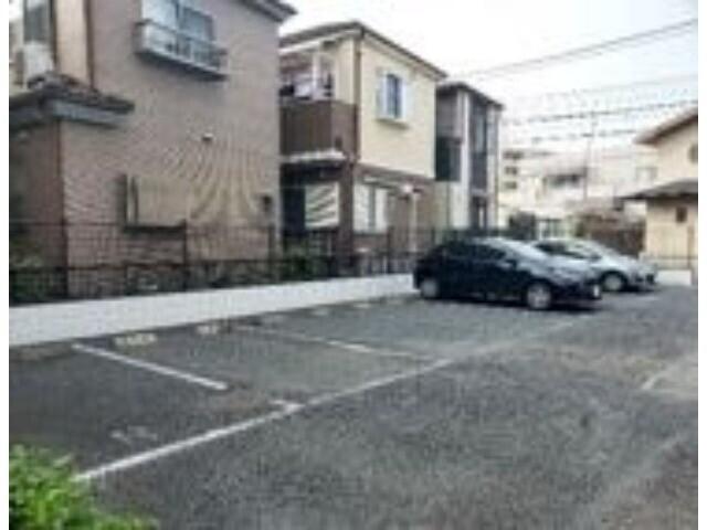 メゾン須賀 駐車場