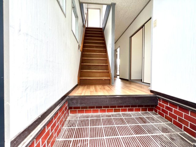成田市高戸建て 玄関