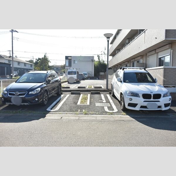 グランマルニエ 駐車場