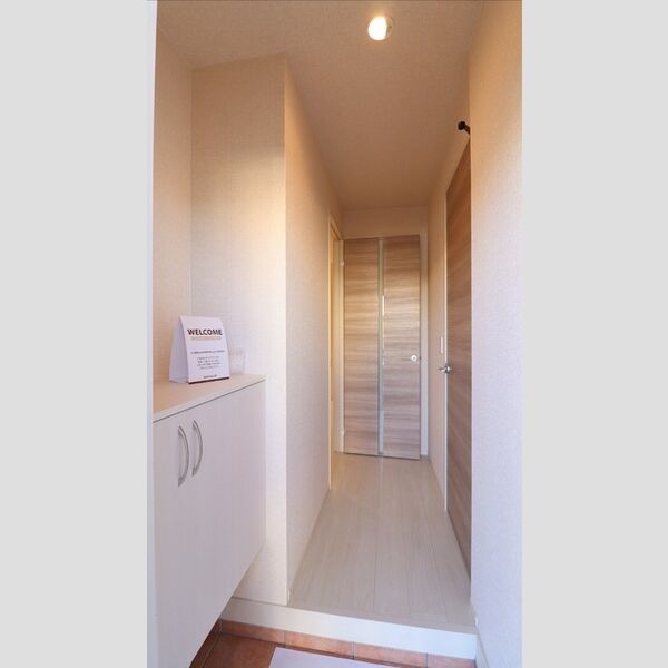 フィオーレ102号室 ★玄関ホール★