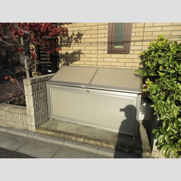 アストレア102号室 敷地内ゴミボックス
