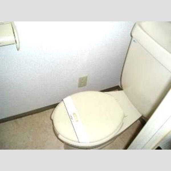 ピュアプレイス102号室 トイレ