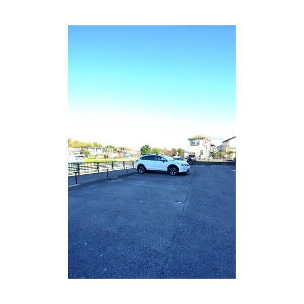 エステートピア黒沢II 駐車場