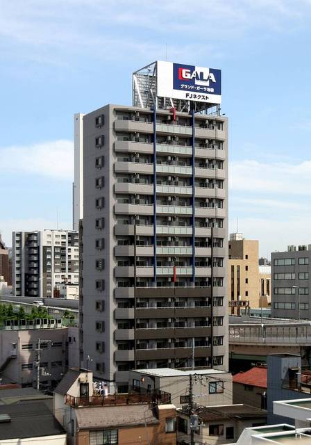 グランド・ガーラ池袋 アーバングレーを基調とした外観