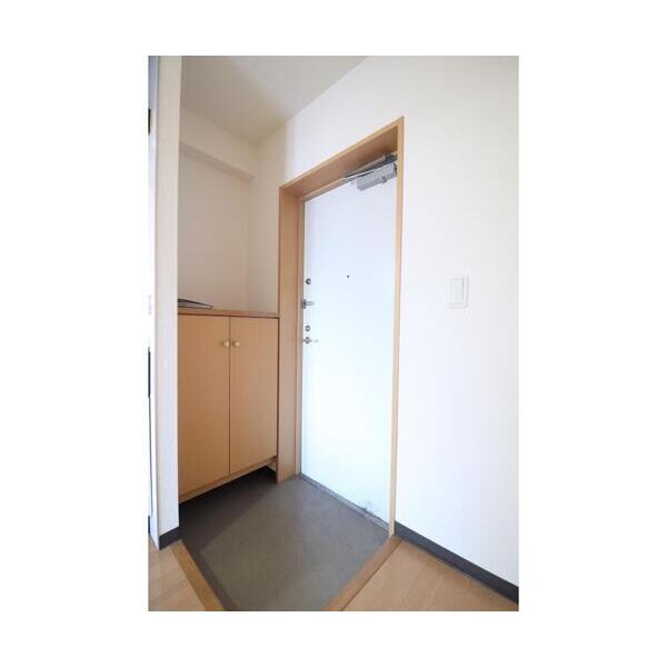 ラ・グラシューズ401号室 玄関