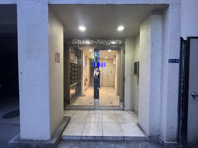 スタジオ根岸 エントランス