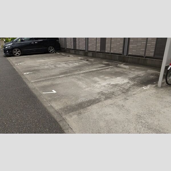 プレミール日吉C号室 駐車場
