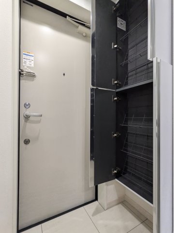 グランピア中野坂上0205号室 玄関