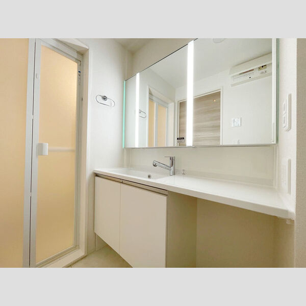 アヴァンス青井201号室 独立洗面化粧台