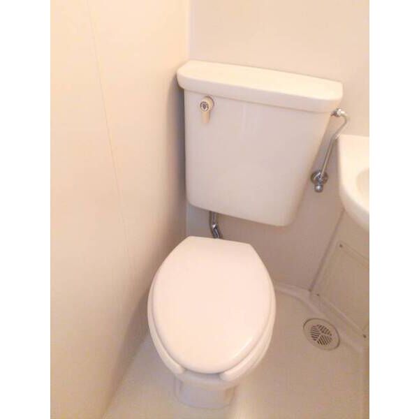 モナミハイツ舞浜0202号室 トイレ